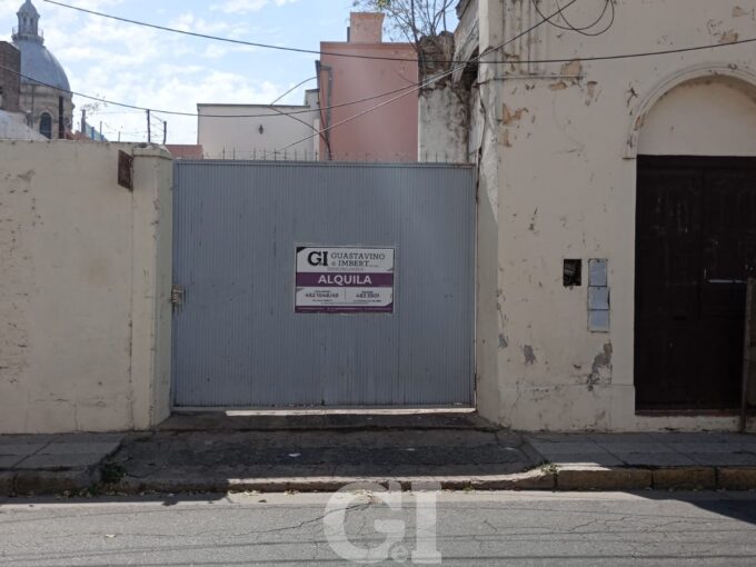 1º de Mayo 1412 cochera 1 sur